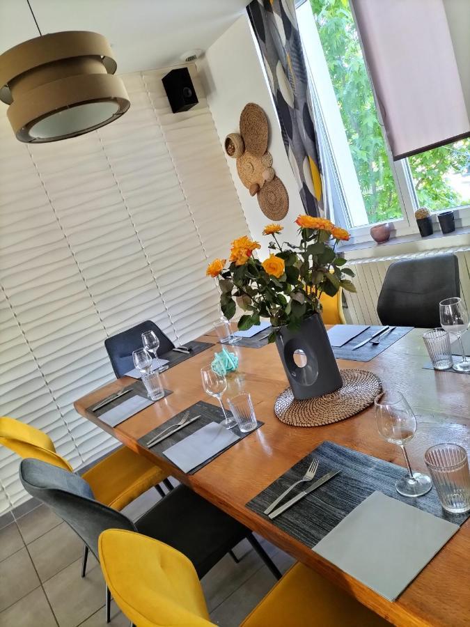Hotel Le 6 3 Home Port En Bessin Екстер'єр фото