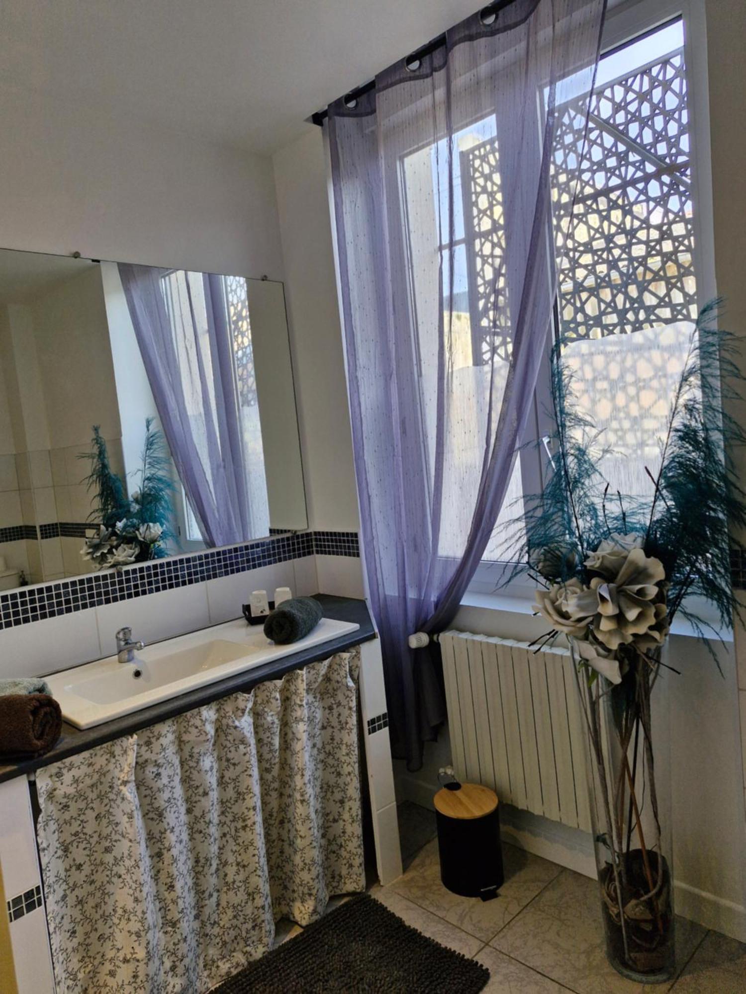 Hotel Le 6 3 Home Port En Bessin Екстер'єр фото