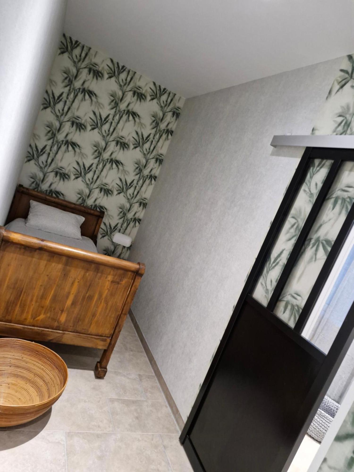Hotel Le 6 3 Home Port En Bessin Екстер'єр фото
